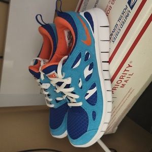 Nike run free youth shoes